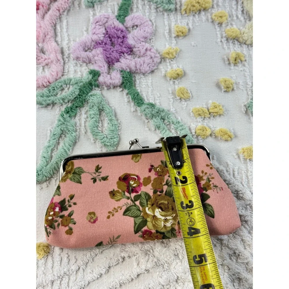 Home-X Pink Floral Canvas Kiss Lock Frame Coin Purse Clutch Bag Rose Print